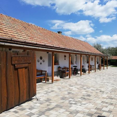 Bobita Apartmanhaz Szilvásvárad المظهر الخارجي الصورة